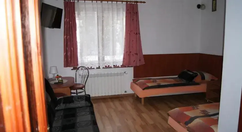 Willa Pod Dębami - BASEN, SALA ZABAW - Małpi Gaj - blisko centrum
