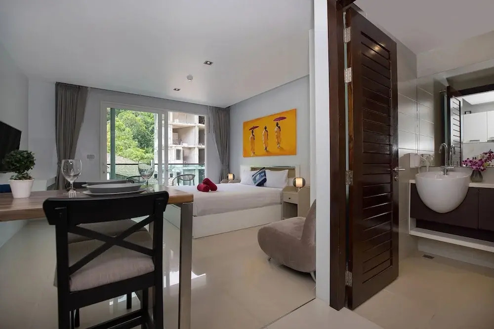 Emerald Hill Patong Apartment 420
