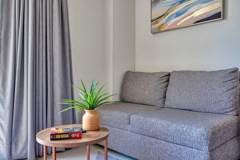 Cozy Studio -private Balcony - Pool - Gym