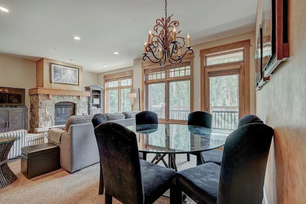Luxurious 2 BR in River Run Village with Ski in ski out, Kids Ski Free condo