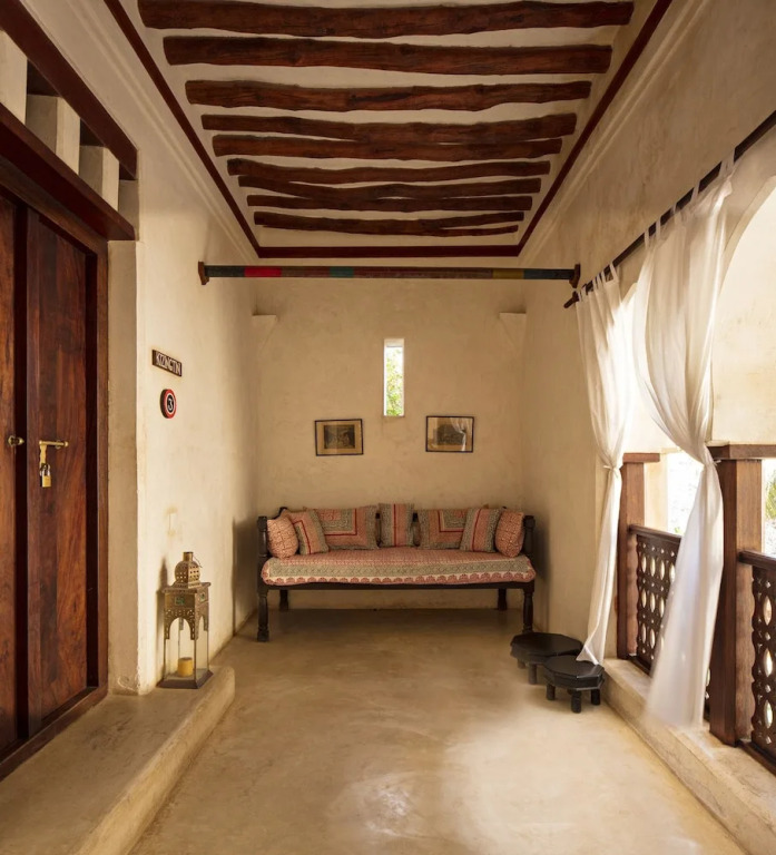 LAMU HOUSE