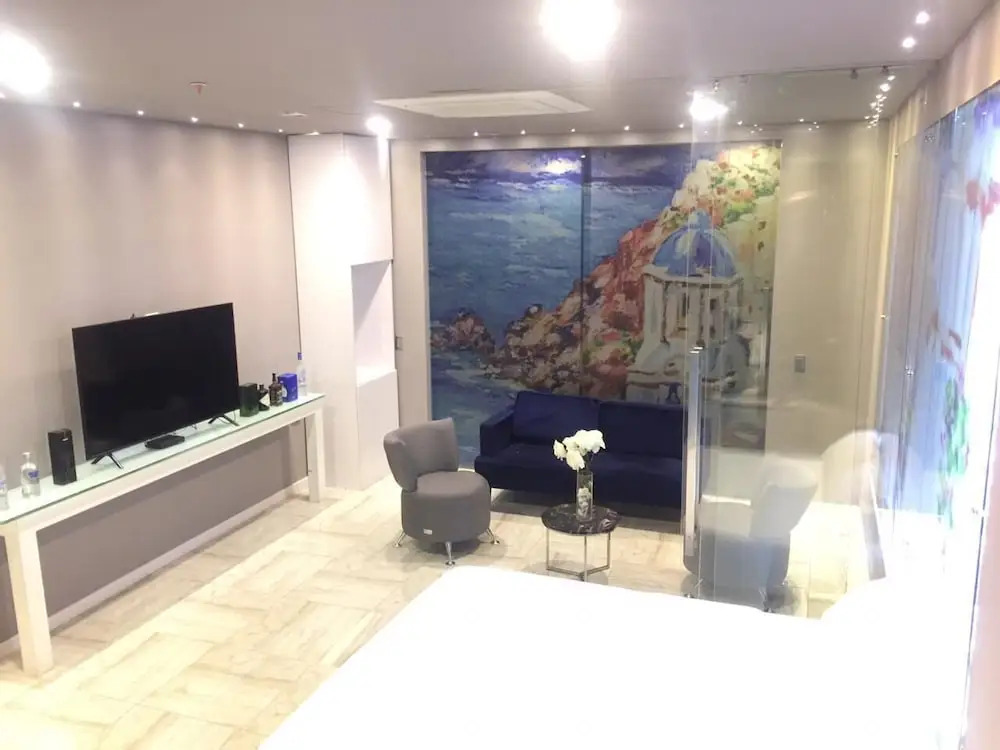Hotel Paris Luxury Suites