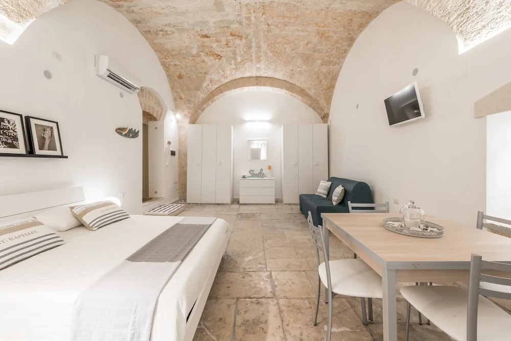 Stone Apartment M8 Bari City Center