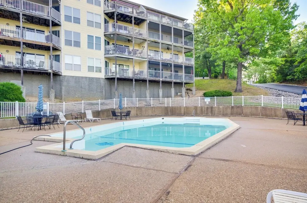 Lakefront Osage Beach Condo w/ Water-view Balcony!