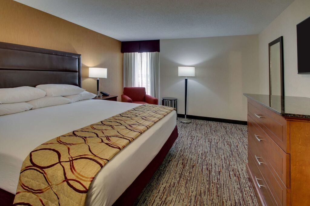 Drury Inn & Suites Evansville East