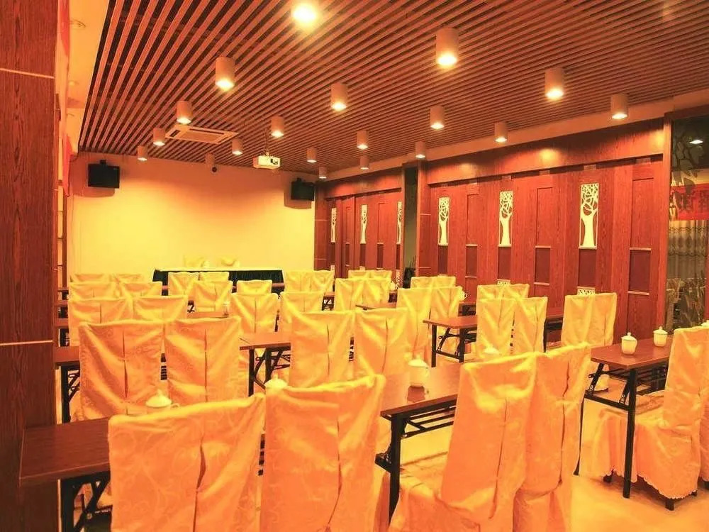 Perfect Season Hotel