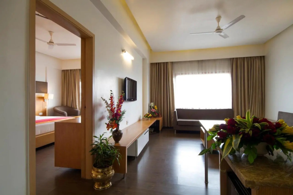 Dolphin Hotel