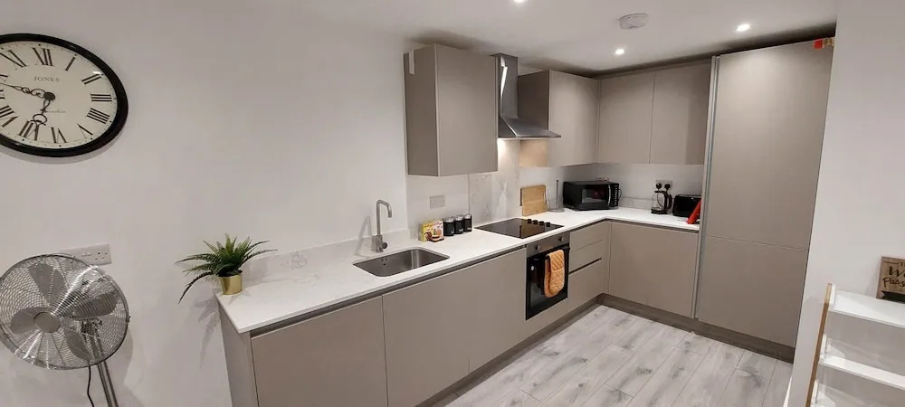 Modern 2 Bedroom Apartments Town Centre Camberley