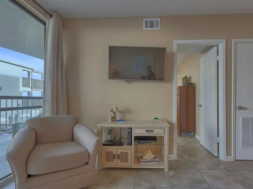 Gulf Village 214- Close to the Hangout beachfront