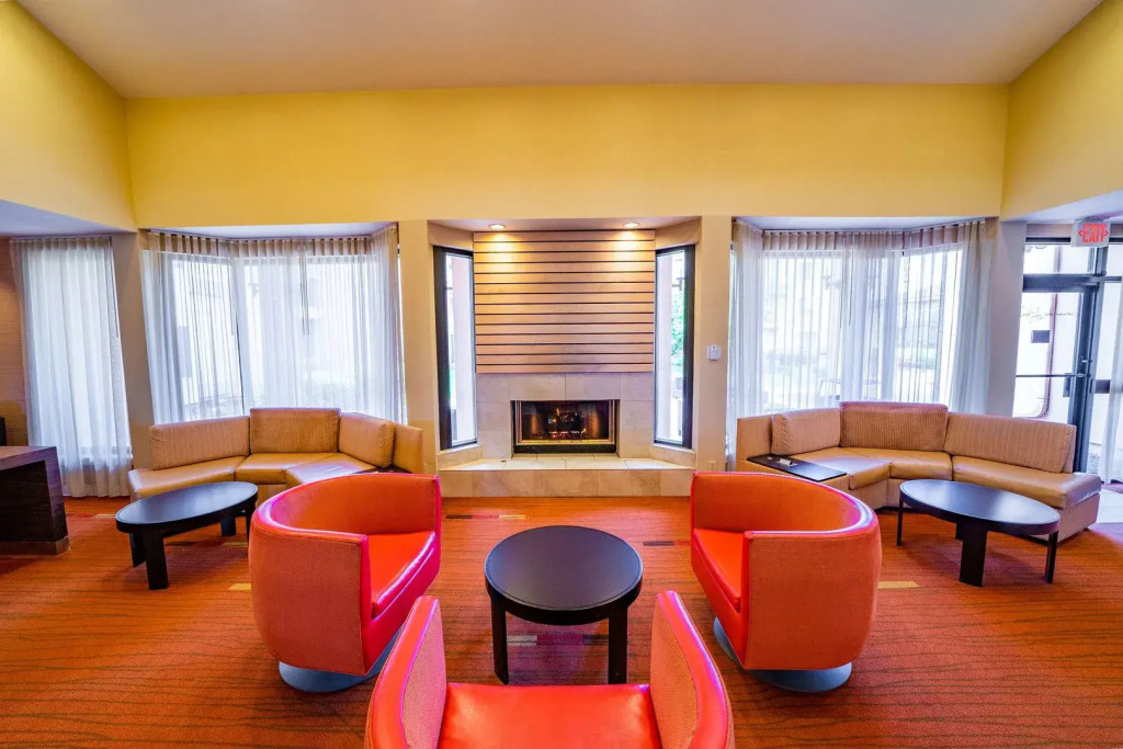 Spark by Hilton Bettendorf Quad Cities