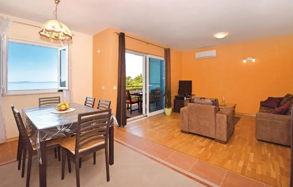 Beautiful Home in Split With Wifi and 2 Bedrooms