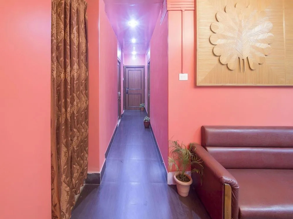 Oyo 14874 Live Inn Guest House