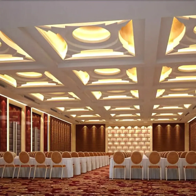 Wuyuan Xingjiang Bay Holiday Hotel