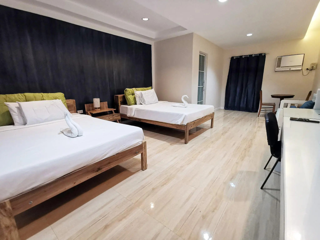 Pescadores Suites Moalboal