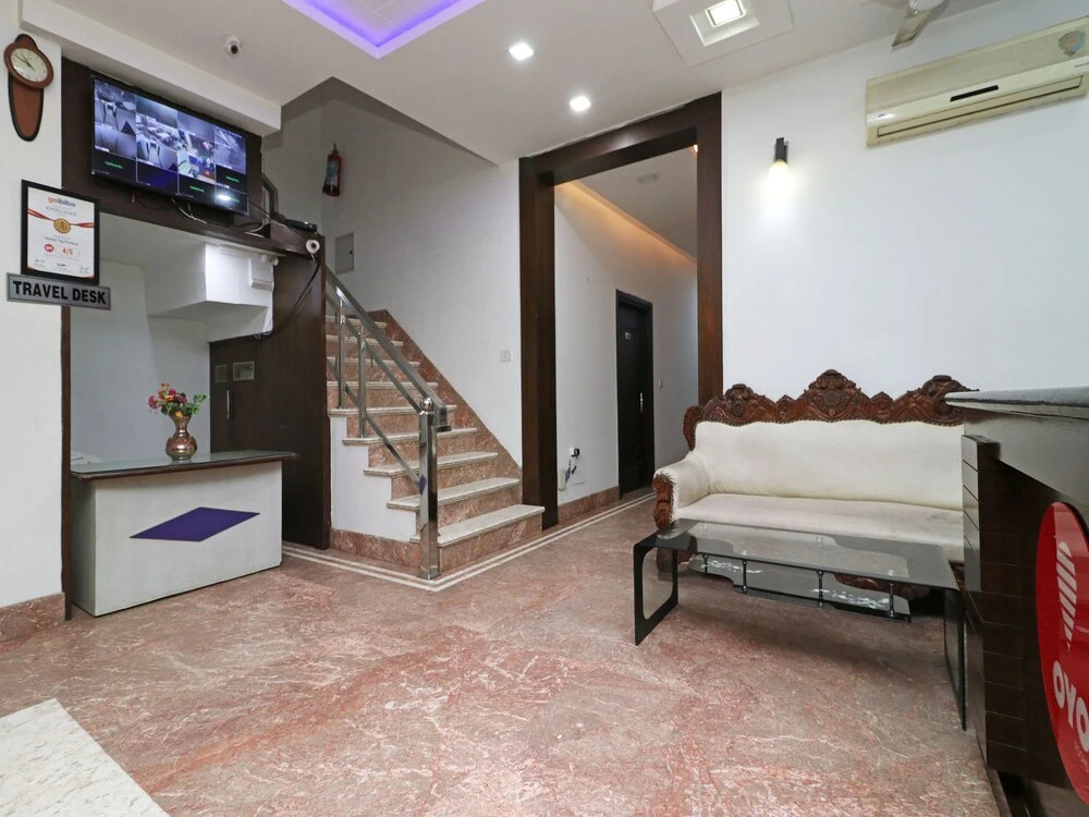 OYO 9974 Hotel Taj Prince