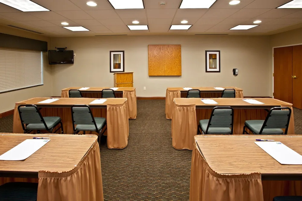 Holiday Inn Express Hotel & Suites RIPLEY, an IHG Hotel