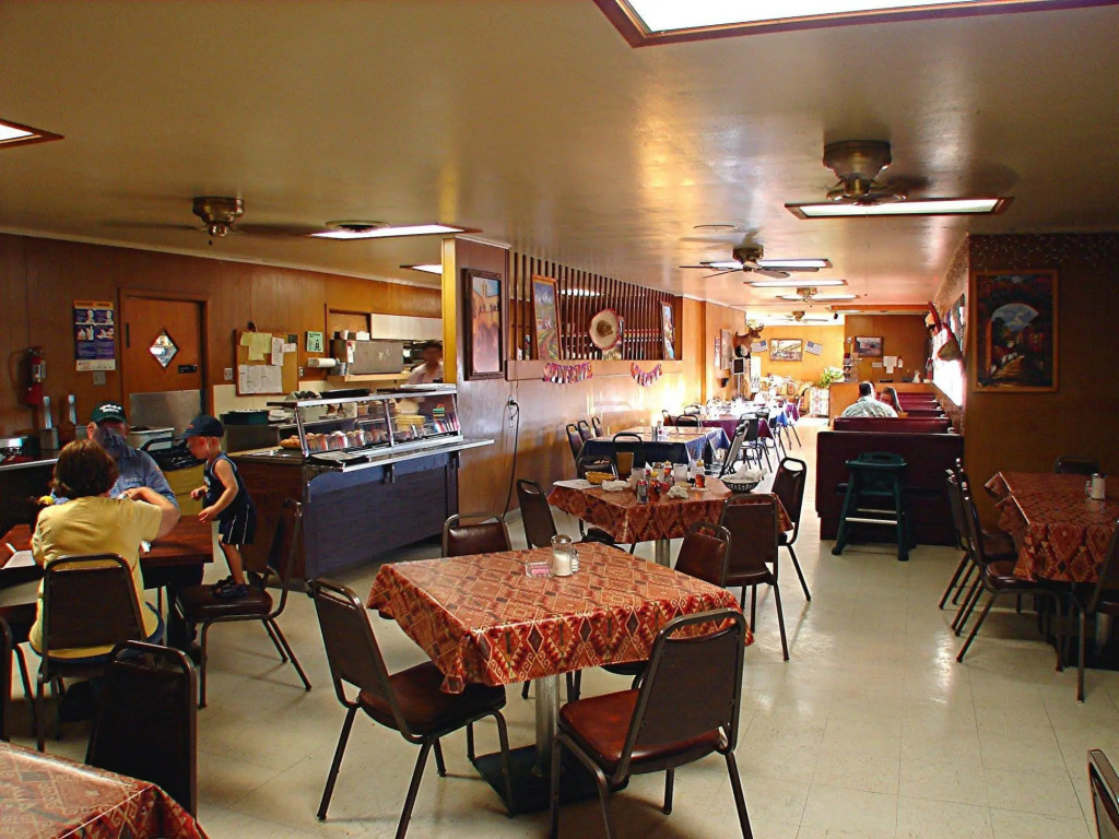Lakeside Inn & Suites