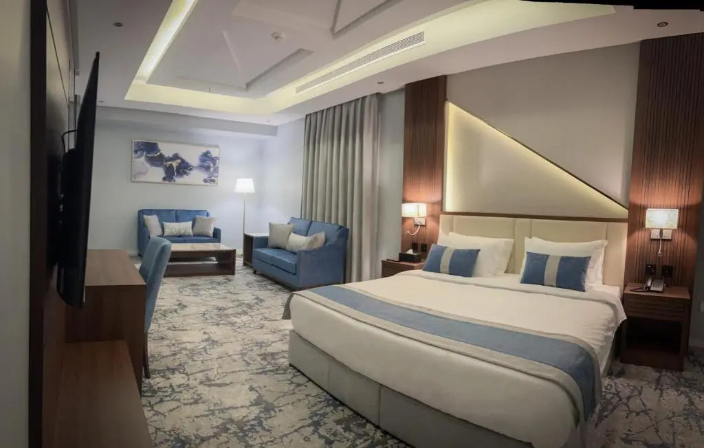 Level Nine Hotel