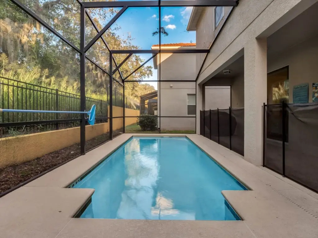 6 Bedrooms 5 Bathrooms Paradise Palms 8937 Cp