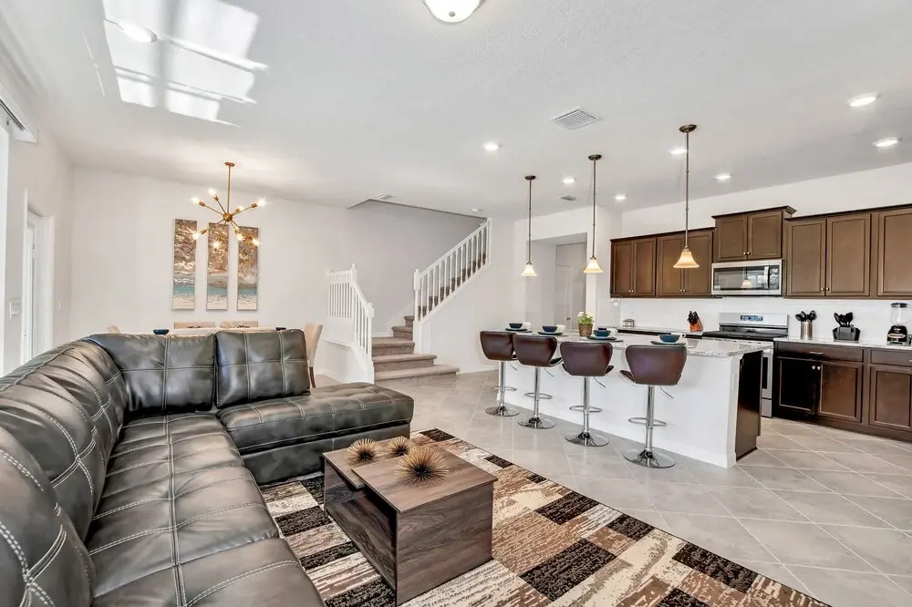 7439 Oakmoss Loop
