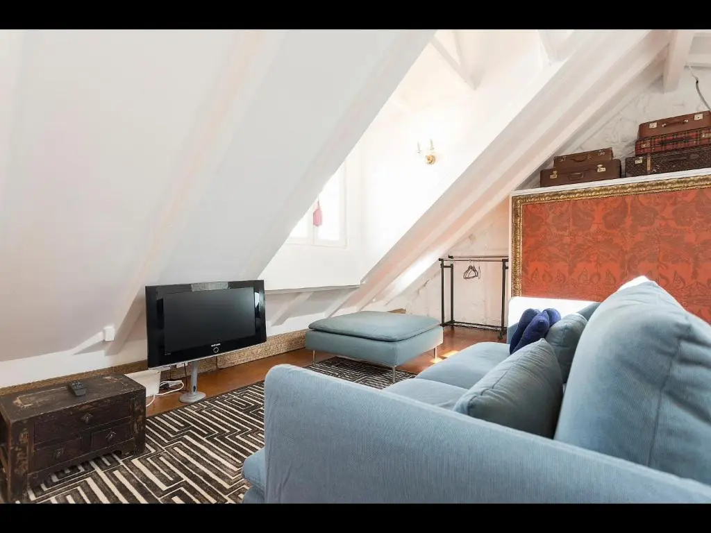 LovelyStay - Distinctive & Unique Apartment next to Sé Cathedral of Lisbon - 5 min to Chiado