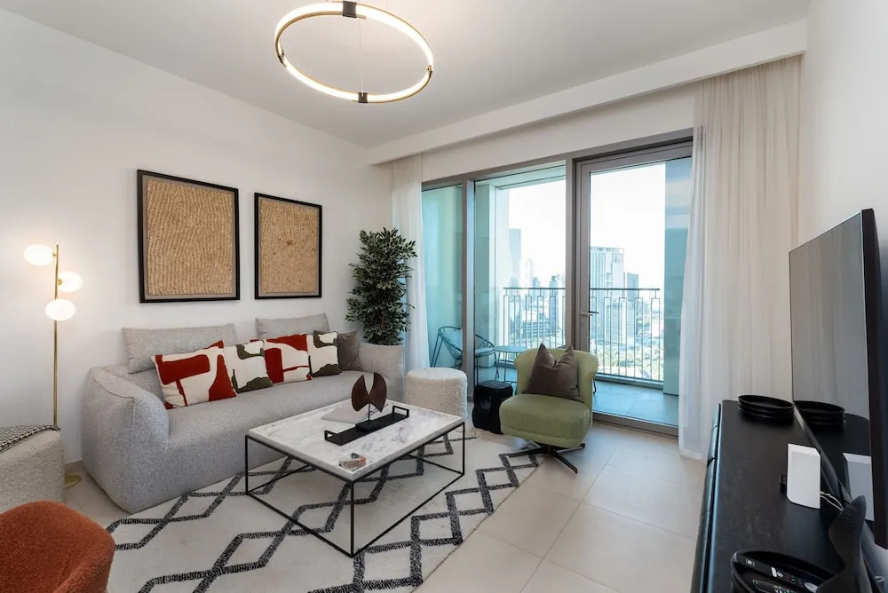 Sleek 2BR at Downtown Close to Dubai Mall