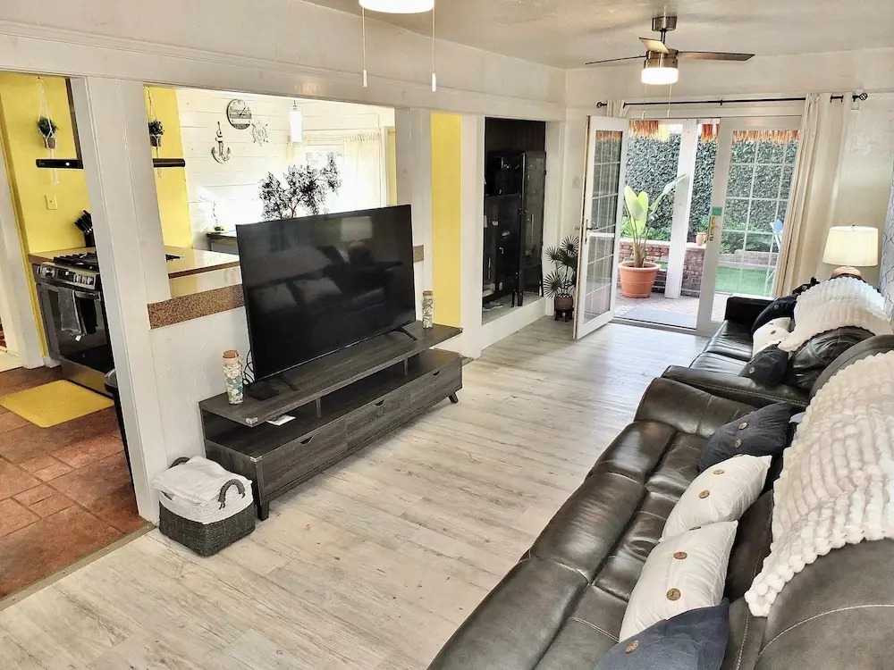 Eastside Garden Hideaway  For 4, Perfect Location for World Cup Attendees!