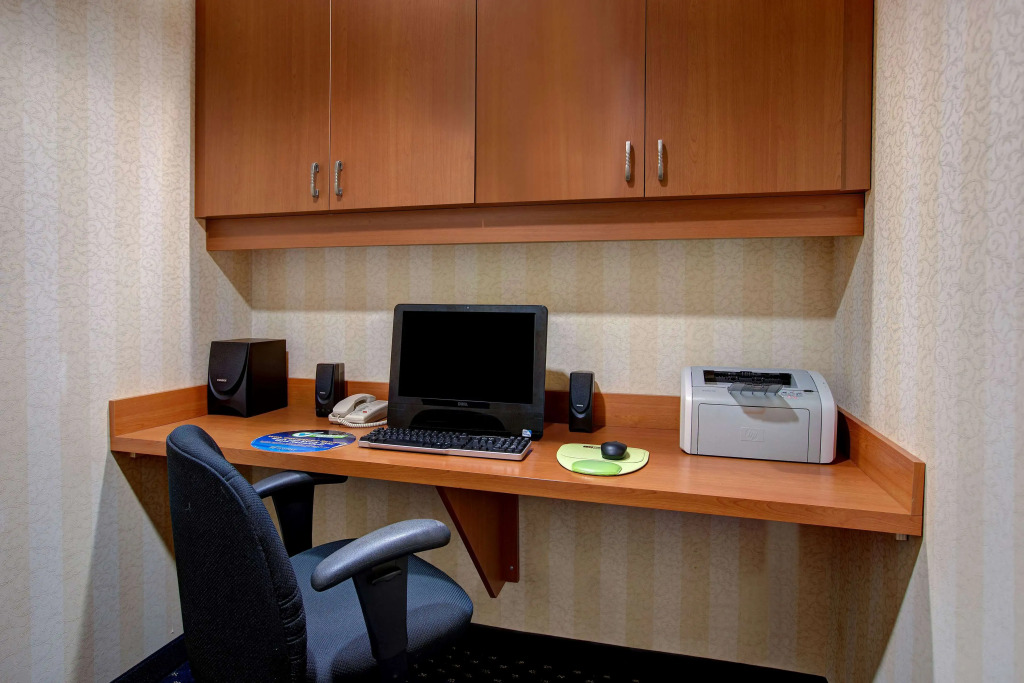 Days Inn & Suites by Wyndham Collingwood
