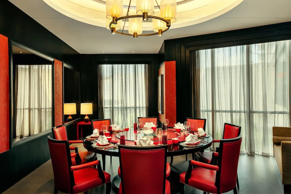 Crowne Plaza Shanghai Anting-20 Minutes drive to National Exhibition and Convention Center & 15 Minutes drive to F1