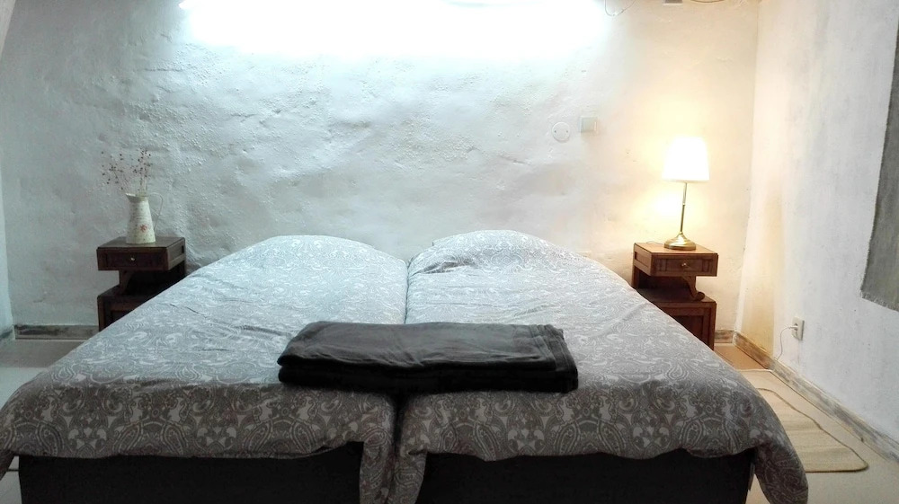 House with 2 Bedrooms in Cabril , with Wifi