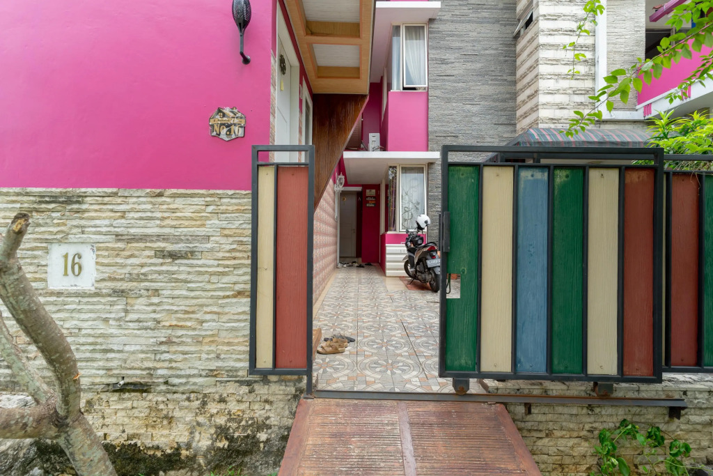dH Mansion La Rosa Syariah Sentul Mitra RedDoorz
