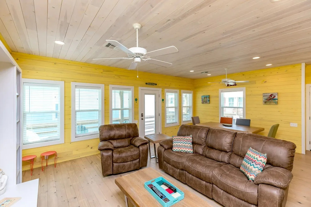 Sea Ya Soon Brand New 4BR 3BA Port A House by RedAwning