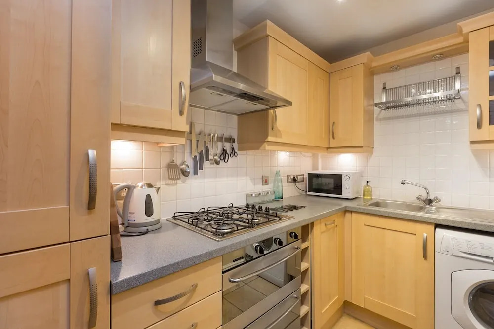 393 Old Tolbooth Wynd Apartment 3