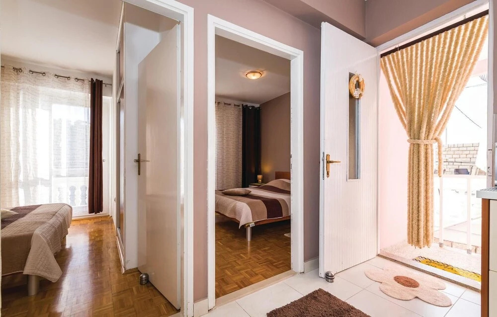 Nice Apartment in Novigrad With 4 Bedrooms