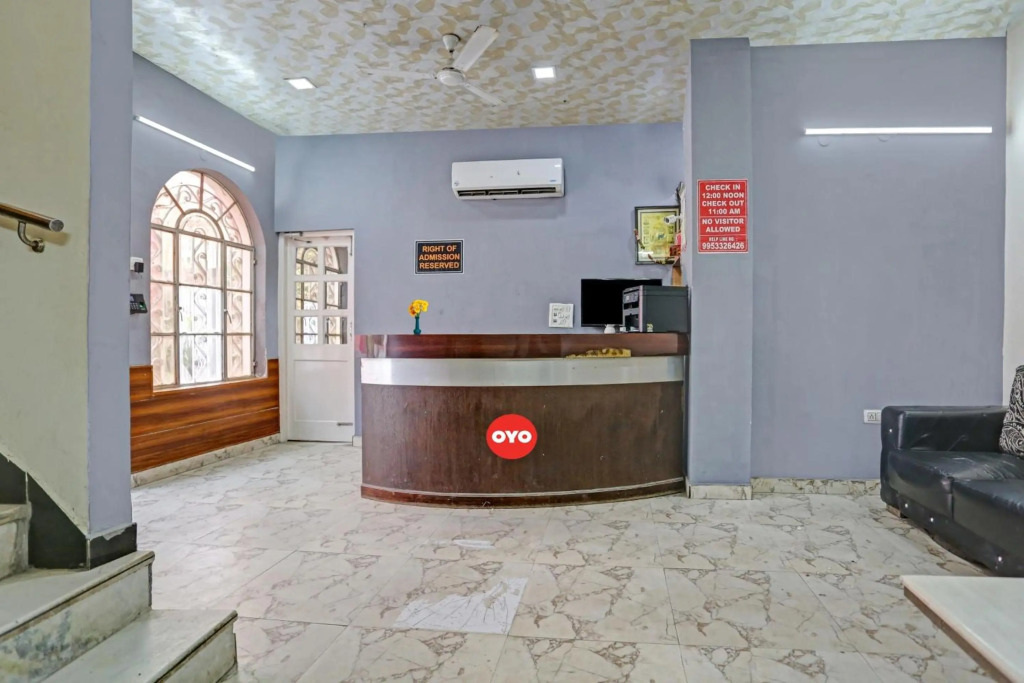 OYO Flagship 70376 Hotel The Flash