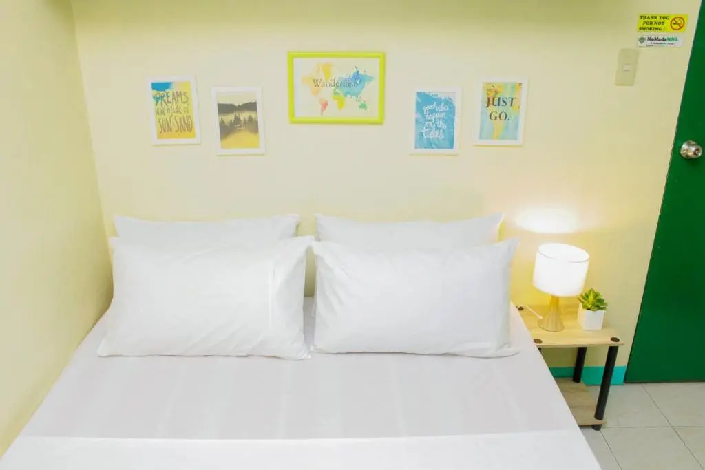 Nomads MNL Backpackers Homestay - near Airport