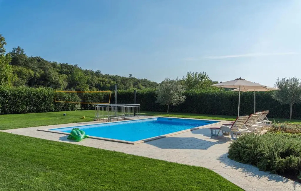 Spacious Villa Nikka with Beautiful Garden and Pool