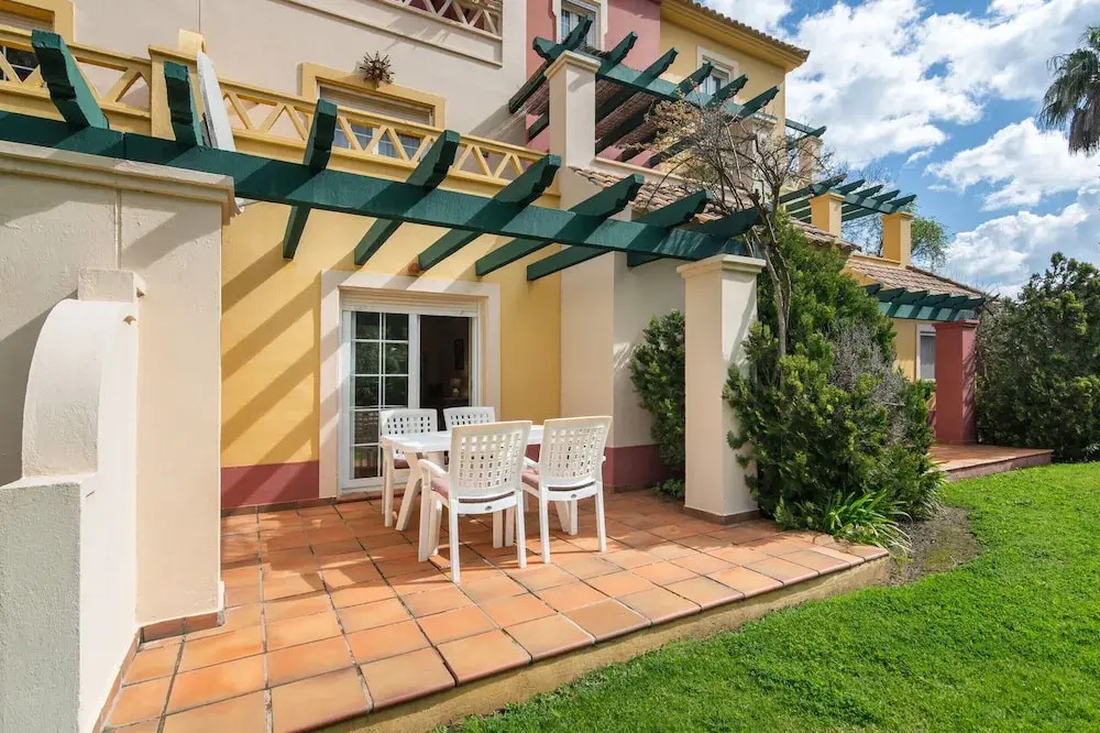 Golfside Apartment With Paddle Tennis