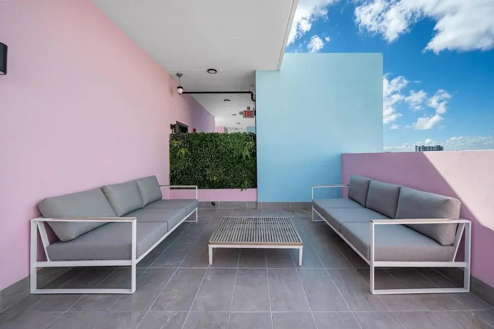 Pastel Apartments