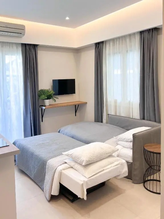 Captains Seafront Apartments