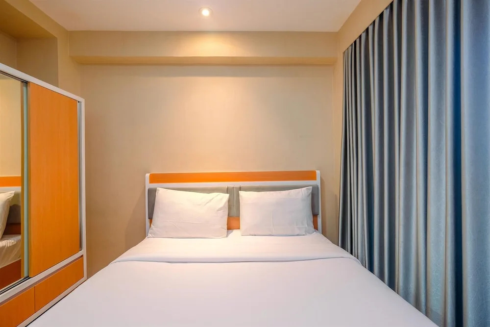 Comfort And Cozy Living Studio Room At Tifolia Apartment