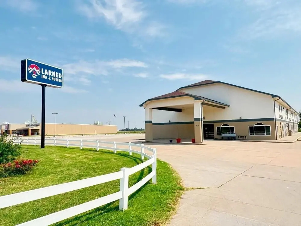 Larned Inn & Suites