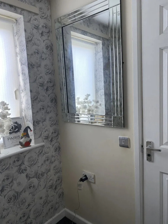 Beautiful House Minutes Away From Liverpool Airport With Huge Garden