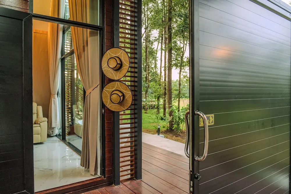 High Tree Resort Co.,Ltd.