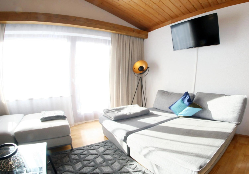 The Seefeld Retreat - Central Family Friendly Chalet - Mountain Views
