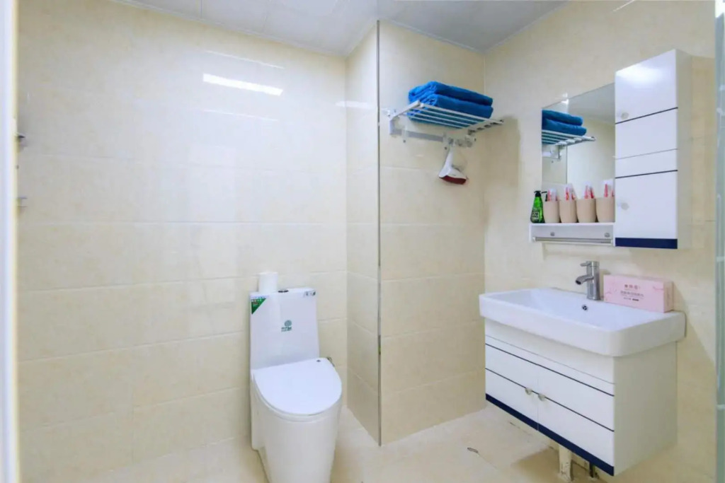 Baoding Lianchi·Baoding East Station· Locals Apartment 00163450