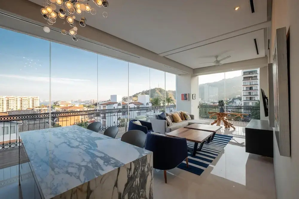 Pier57-701 Ritzy Pier 57 Penthouse Ocean Views Romantic