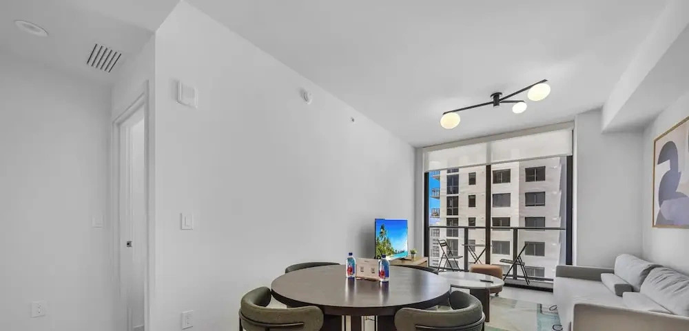 Skyline Views 1BR in - Rooftop pool