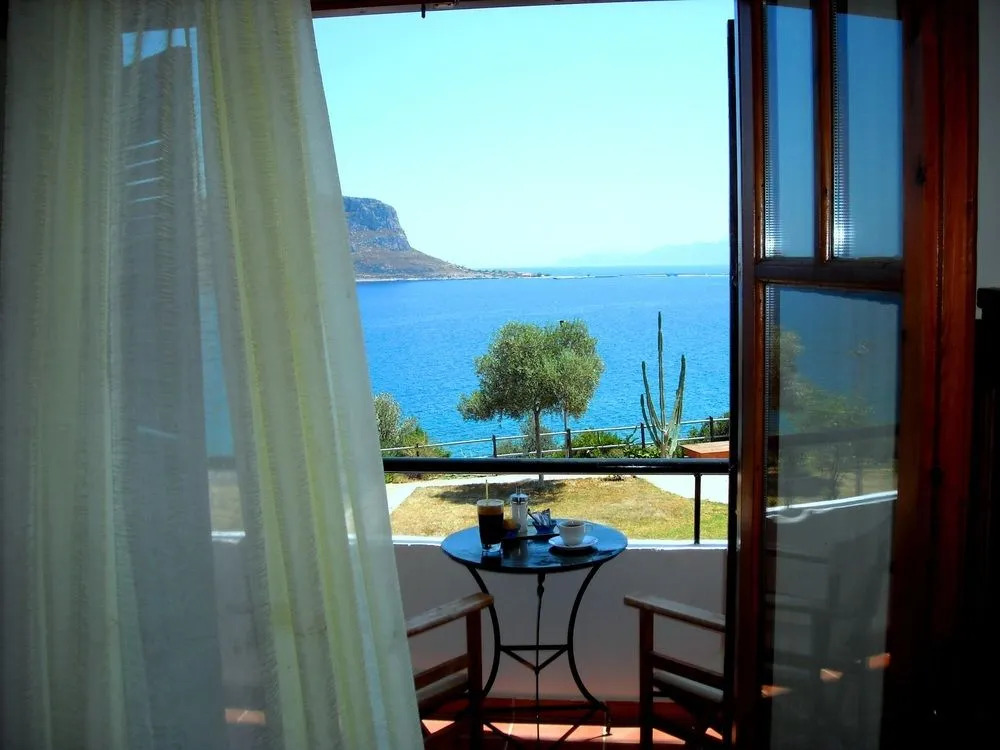 Crisais Hotel