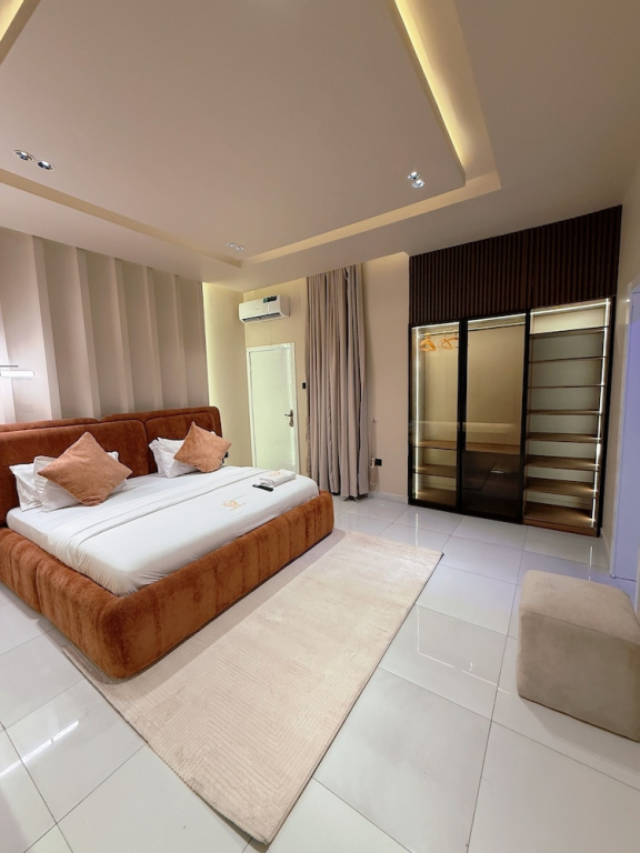 L Rina Apartment